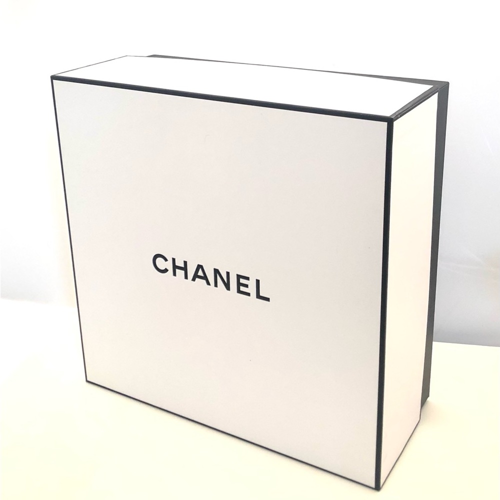 Chanel Keepsake Gift Box - Picture 3 of 9